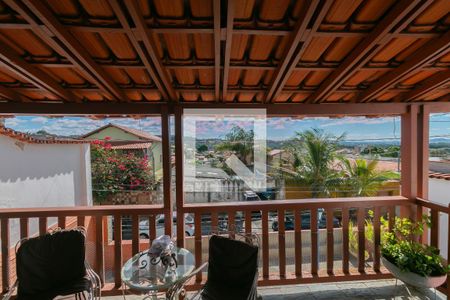 Casa à venda com 4 quartos, 250m² em Alto Caiçaras, Belo Horizonte