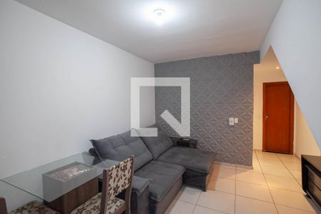 Sala de casa de condomínio à venda com 2 quartos, 65m² em Tijuca, Contagem