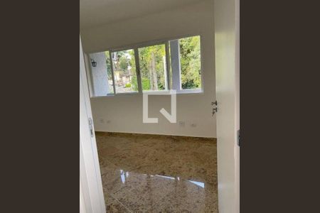 Casa à venda com 4 quartos, 233m² em Cidade dos Bandeirantes, São Paulo