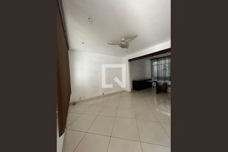 Sala de casa à venda com 4 quartos, 200m² em Engenhoca, Niterói