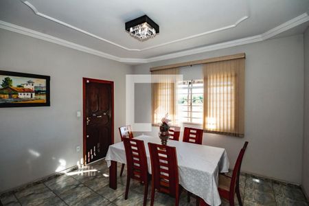 Casa para alugar com 5 quartos, 180m² em São Pedro (venda Nova), Belo Horizonte