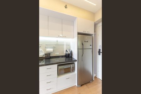 Cozinha de kitnet/studio para alugar com 1 quarto, 21m² em Indianópolis, São Paulo