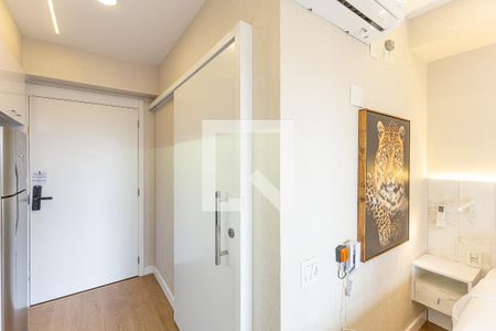 Cozinha de kitnet/studio para alugar com 1 quarto, 21m² em Indianópolis, São Paulo