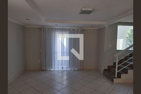 Casa à venda com 3 quartos, 200m² em Itaipu, Niterói