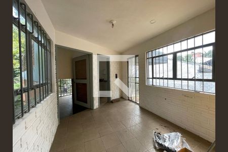Corredor de casa à venda com 2 quartos, 149m² em Vila Nova, Novo Hamburgo