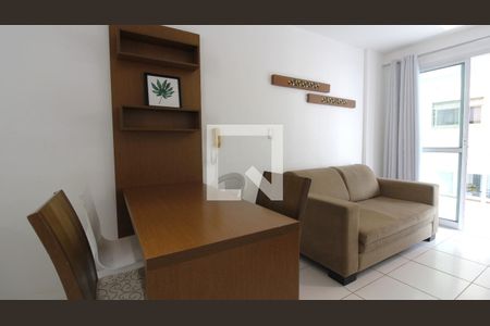 Apartamento para alugar com 1 quarto, 74m² em Algodoal, Cabo Frio