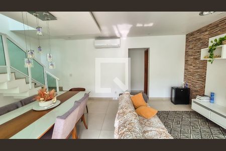 Sala de casa para alugar com 3 quartos, 305m² em Ramos, Rio de Janeiro