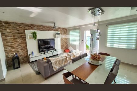 Sala de casa para alugar com 3 quartos, 305m² em Ramos, Rio de Janeiro