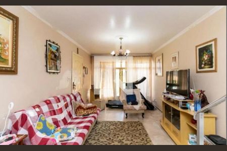 Casa à venda com 2 quartos, 119m² em Vila Carrão, São Paulo