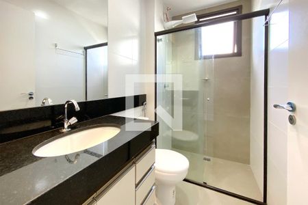 Banheiro de apartamento para alugar com 1 quarto, 54m² em Coração Eucarístico, Belo Horizonte