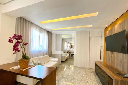Sala de Estar de apartamento para alugar com 3 quartos, 107m² em Santa Efigênia, Belo Horizonte