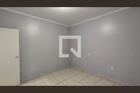 Quarto 1 de casa para alugar com 3 quartos, 120m² em Vila Carmosina, São Paulo