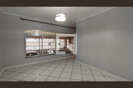 Casa de Condomínio para alugar com 3 quartos, 120m² em Vila Carmosina, São Paulo