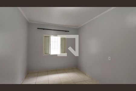 Quarto 1 de casa para alugar com 3 quartos, 120m² em Vila Carmosina, São Paulo
