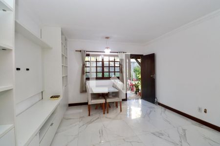 Sala de casa de condomínio para alugar com 3 quartos, 150m² em Praia do Flamengo, Salvador