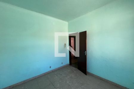 Quarto 2 de casa à venda com 3 quartos, 300m² em Cordovil, Rio de Janeiro