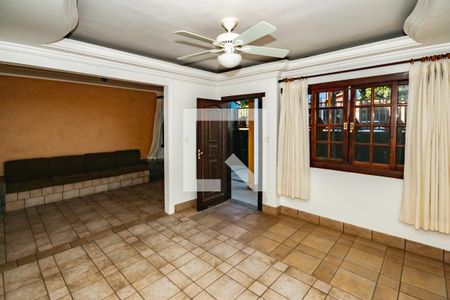 Casa para alugar com 3 quartos, 181m² em Alípio de Melo, Belo Horizonte