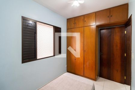 Quarto 1 de casa para alugar com 3 quartos, 184m² em Jardim Santos Dumont, São Paulo