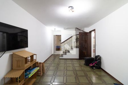 Sala de casa para alugar com 3 quartos, 184m² em Jardim Santos Dumont, São Paulo