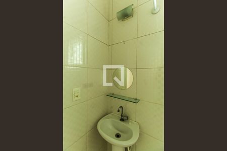 Banheiro da Suíte 1 de casa de condomínio para alugar com 2 quartos, 119m² em Vila Invernada, São Paulo