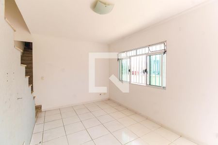 Sala de casa de condomínio para alugar com 2 quartos, 119m² em Vila Invernada, São Paulo