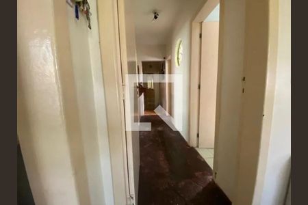 Corredor  de casa à venda com 3 quartos, 249m² em Jardim do Salso, Porto Alegre