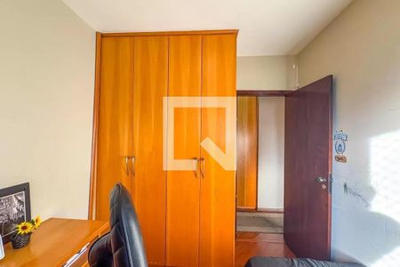 Casa com armários de madeira e móveis de escritório, com uma porta de entrada e um chão de madeira. de apartamento à venda com 4 quartos, 96m² em Centro, São Bernardo do Campo