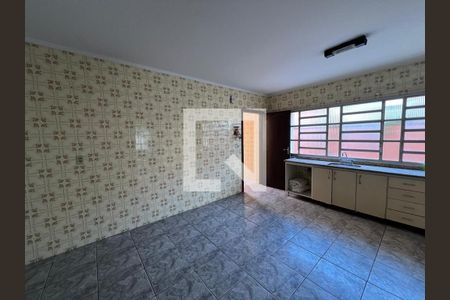 Casa para alugar com 3 quartos, 380m² em Vila Antonina, São Paulo