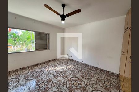 Casa para alugar com 3 quartos, 380m² em Vila Antonina, São Paulo