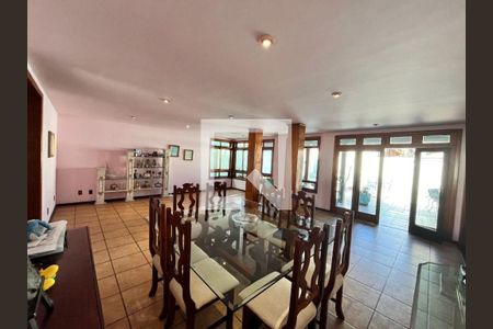 Casa à venda com 5 quartos, 156m² em Camboinhas, Niterói