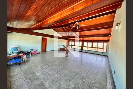 Casa à venda com 5 quartos, 156m² em Camboinhas, Niterói