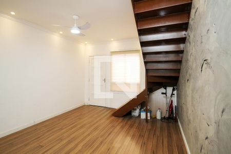Sala de casa de condomínio para alugar com 2 quartos, 55m² em Centreville, Cotia