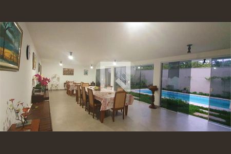 Casa à venda com 5 quartos, 500m² em Retiro Morumbi, São Paulo