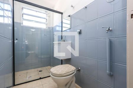 Banheiro de kitnet/studio para alugar com 1 quarto, 30m² em Liberdade, São Paulo