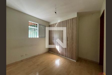 Casa à venda com 4 quartos, 152m² em Jardim Picolo, São Paulo
