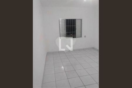 Casa à venda com 4 quartos, 220m² em Vila Zat, São Paulo