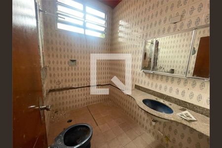 Casa à venda com 4 quartos, 250m² em Parque Jabaquara, São Paulo