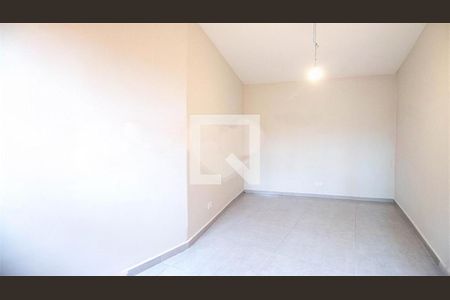 Casa à venda com 4 quartos, 240m² em Jardim Peri Peri, São Paulo