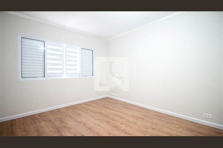 Casa à venda com 4 quartos, 240m² em Jardim Peri Peri, São Paulo