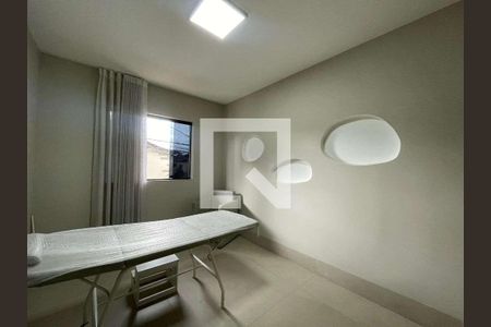 Casa à venda com 3 quartos, 270m² em Ouro Preto, Belo Horizonte