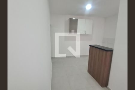 Sala e cozinha  de kitnet/studio para alugar com 1 quarto, 35m² em Jardim Paraiso, Guarulhos