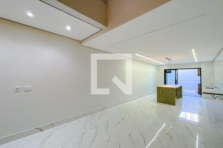 Sala de casa à venda com 3 quartos, 200m² em Vila Prudente, São Paulo