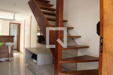 sala de casa de condomínio para alugar com 2 quartos, 85m² em Ogiva, Cabo Frio