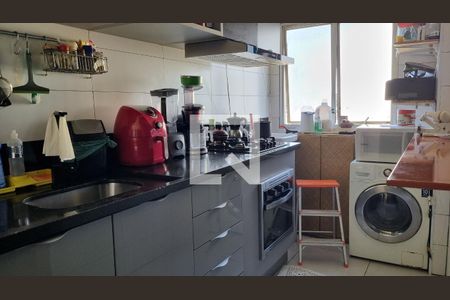 Cozinha de apartamento à venda com 2 quartos, 54m² em Parque Assuncao, Taboão da Serra