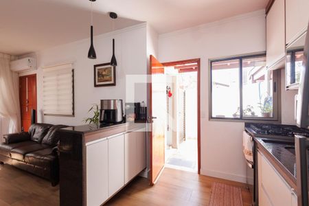 Cozinha de casa de condomínio para alugar com 3 quartos, 96m² em Piracangaguá, Taubaté