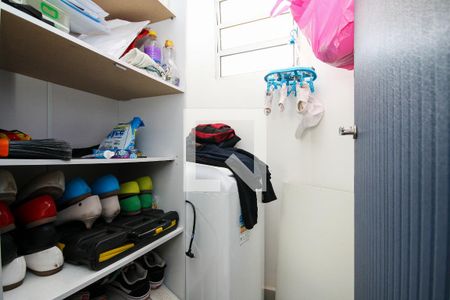 Lavabo/ Lavanderia de casa de condomínio para alugar com 2 quartos, 160m² em Chácara Ondas Verdes, Cotia