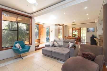 Casa à venda com 3 quartos, 700m² em Hípica, Porto Alegre