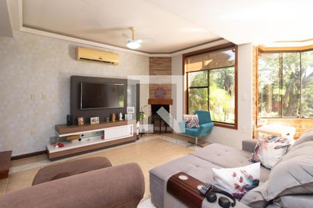 Casa à venda com 3 quartos, 700m² em Hípica, Porto Alegre