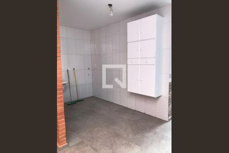Casa à venda com 3 quartos, 180m² em Jardim Las Vegas, Santo André