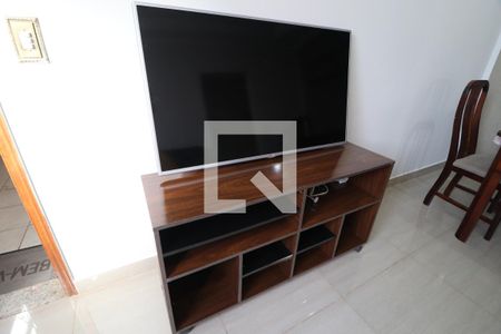 Sala de apartamento para alugar com 2 quartos, 65m² em Santa Mônica, Uberlândia
